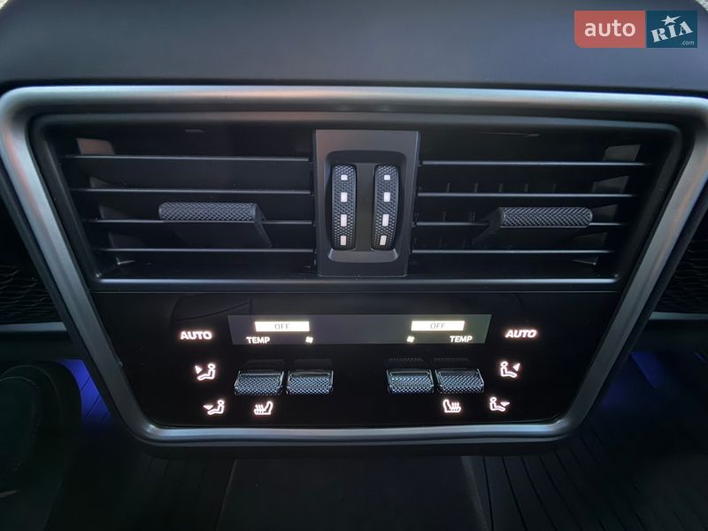 Внедорожник / Кроссовер Porsche Cayenne 2023 в Киеве