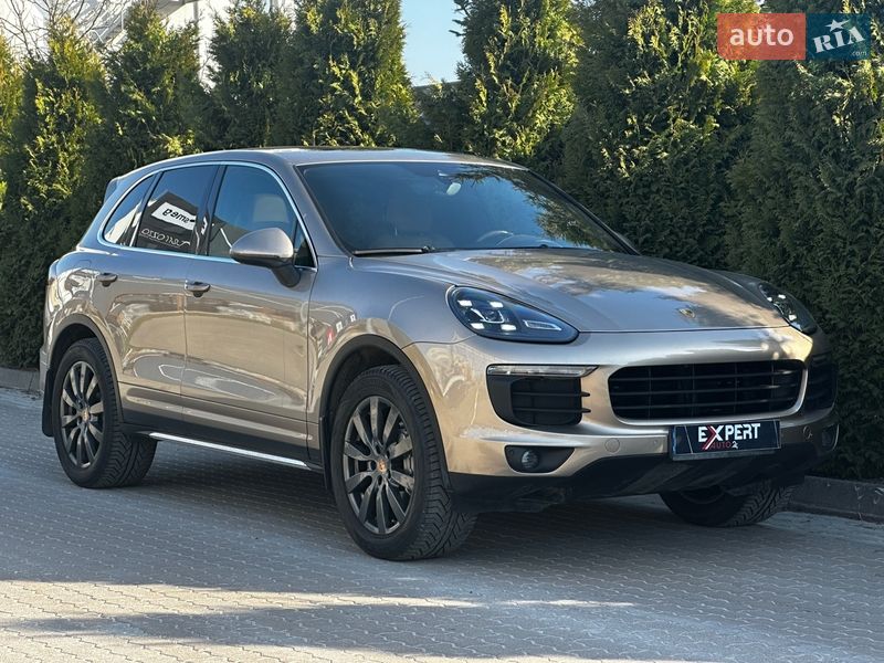 Позашляховик / Кросовер Porsche Cayenne 2016 в Львові