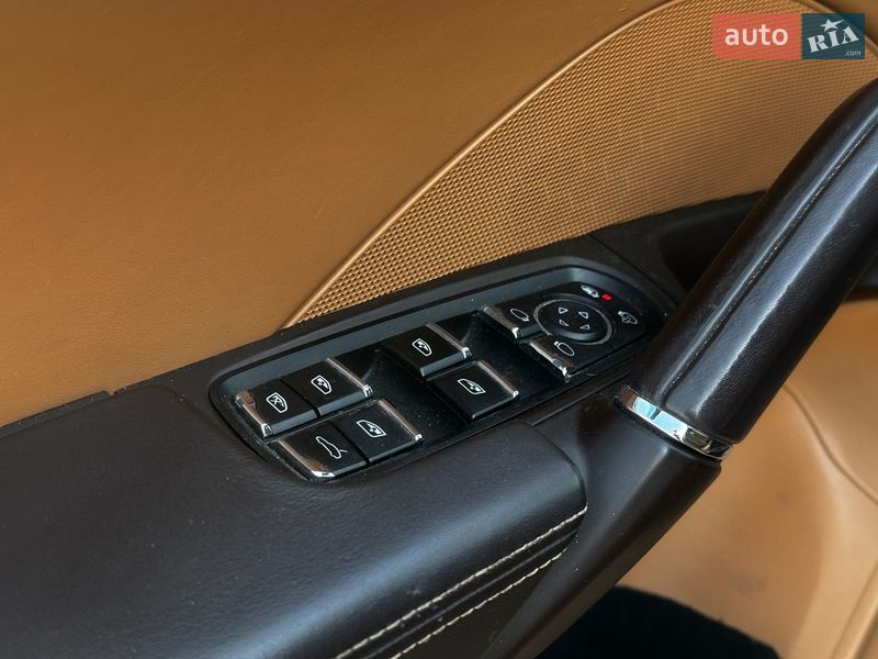 Позашляховик / Кросовер Porsche Cayenne 2016 в Львові