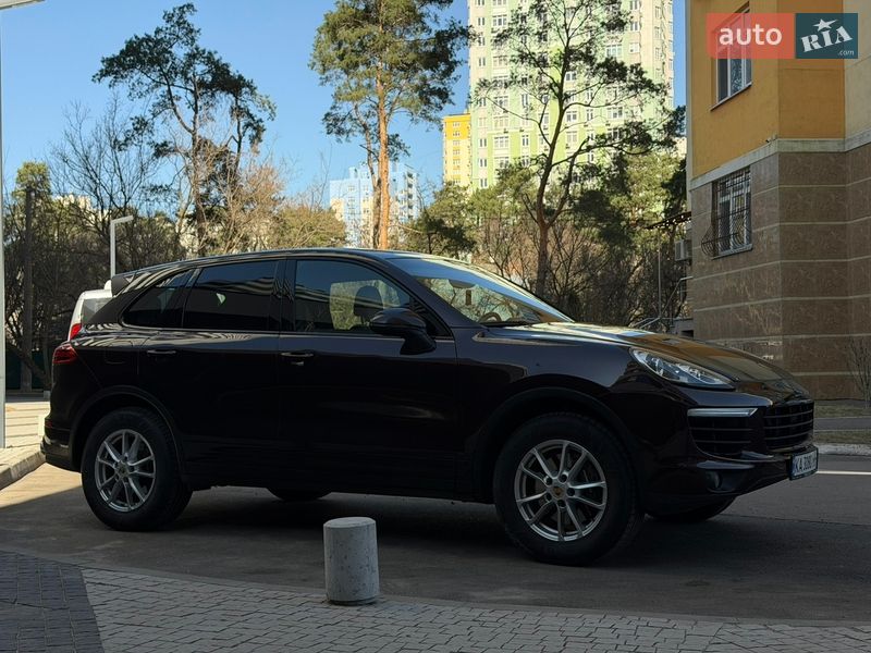 Позашляховик / Кросовер Porsche Cayenne 2015 в Києві