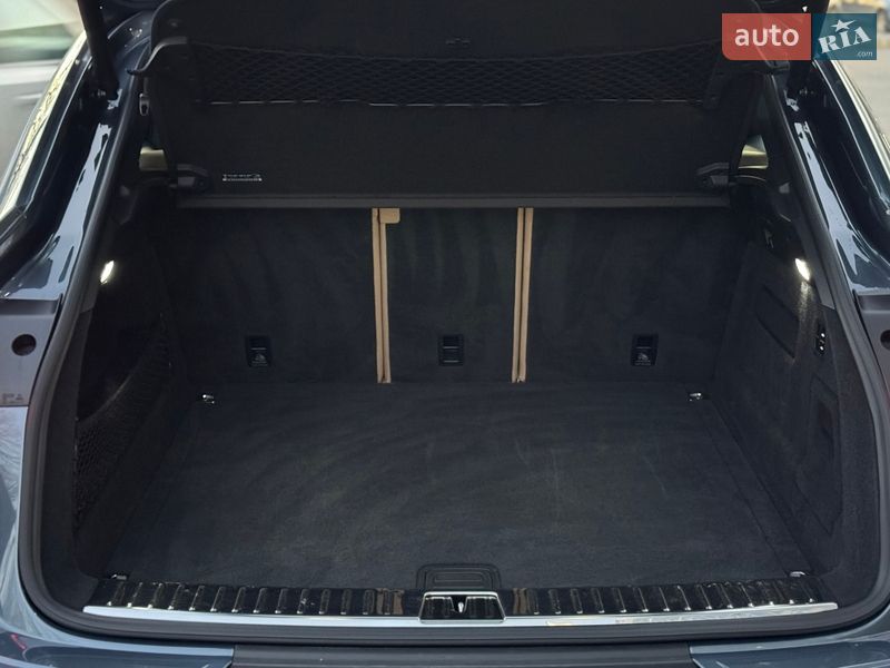 Внедорожник / Кроссовер Porsche Cayenne 2020 в Киеве