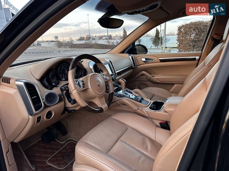 Внедорожник / Кроссовер Porsche Cayenne 2013 в Киеве