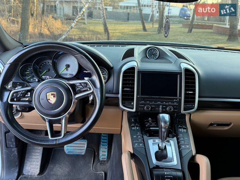 Внедорожник / Кроссовер Porsche Cayenne 2015 в Киеве