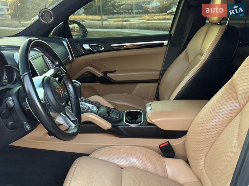 Внедорожник / Кроссовер Porsche Cayenne 2015 в Киеве