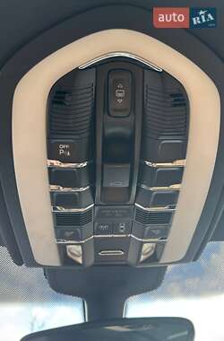 Внедорожник / Кроссовер Porsche Cayenne 2013 в Василькове