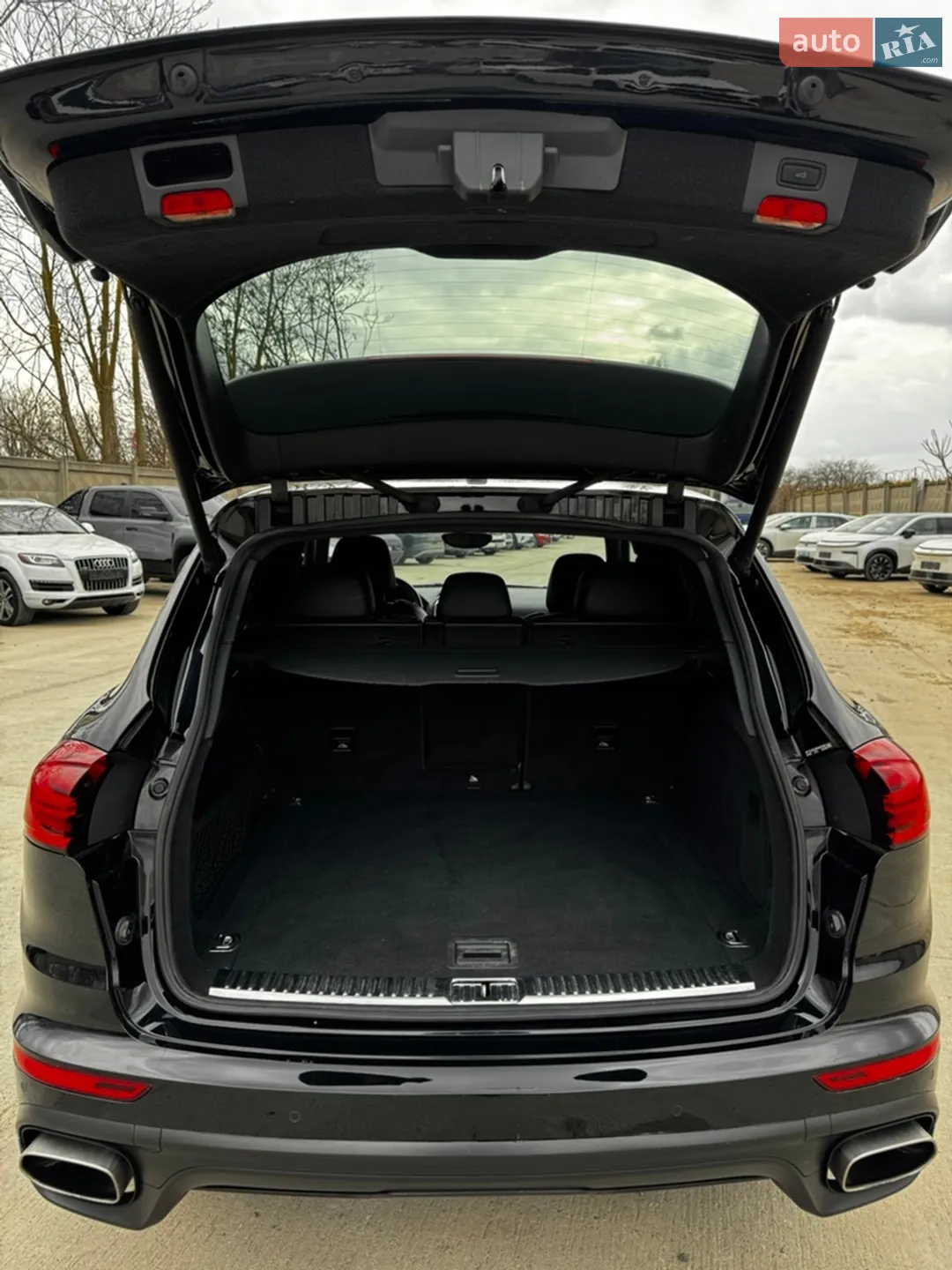 2016 Porsche Cayenne - мініатюра 26