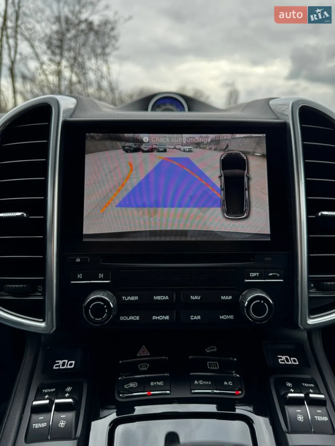 2016 Porsche Cayenne - мініатюра 31