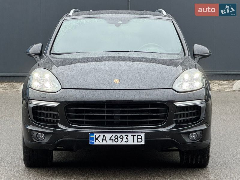 Позашляховик / Кросовер Porsche Cayenne 2016 в Києві