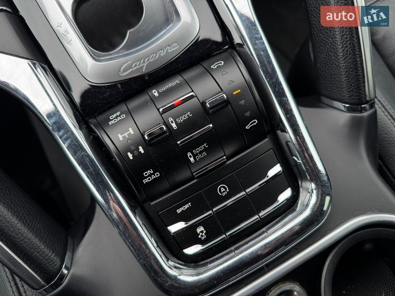 Позашляховик / Кросовер Porsche Cayenne 2016 в Києві