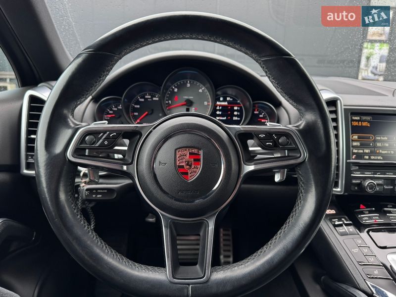 Позашляховик / Кросовер Porsche Cayenne 2016 в Києві