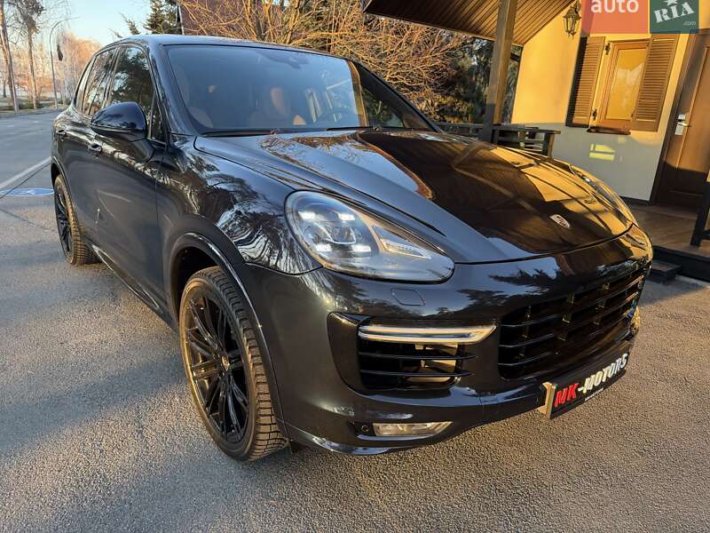 Внедорожник / Кроссовер Porsche Cayenne 2015 в Киеве