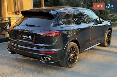 Внедорожник / Кроссовер Porsche Cayenne 2015 в Киеве