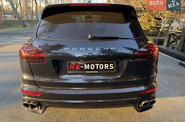 Внедорожник / Кроссовер Porsche Cayenne 2015 в Киеве