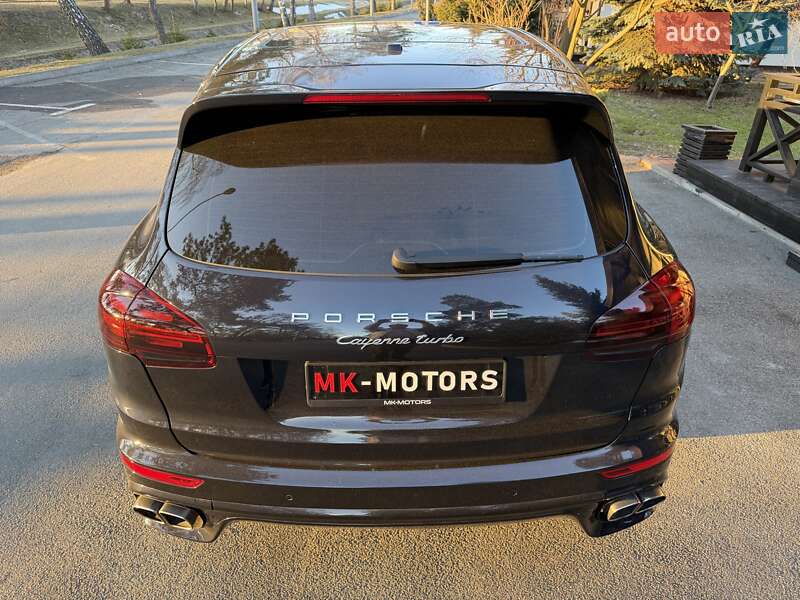 Внедорожник / Кроссовер Porsche Cayenne 2015 в Киеве