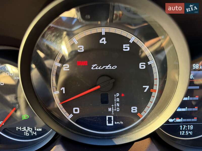 Внедорожник / Кроссовер Porsche Cayenne 2015 в Киеве