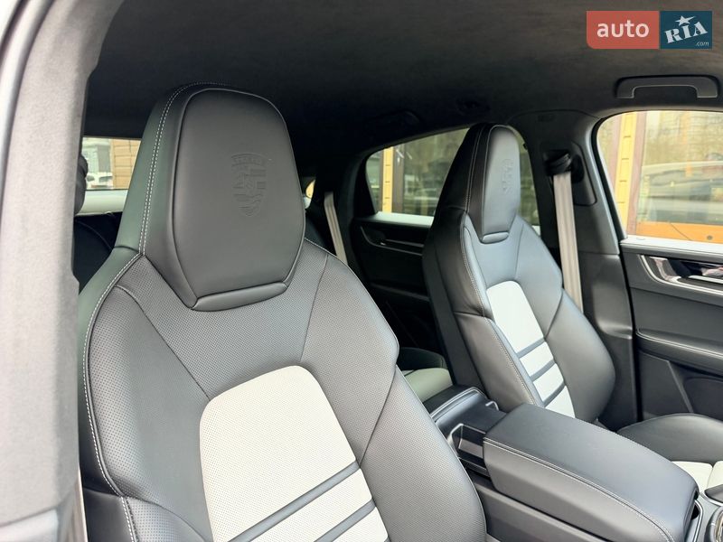 Внедорожник / Кроссовер Porsche Cayenne 2025 в Киеве