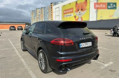 Внедорожник / Кроссовер Porsche Cayenne 2015 в Киеве