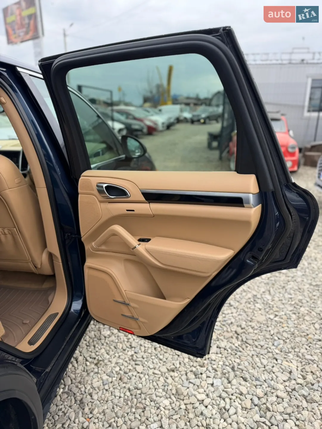 2011 Porsche Cayenne - мініатюра 21