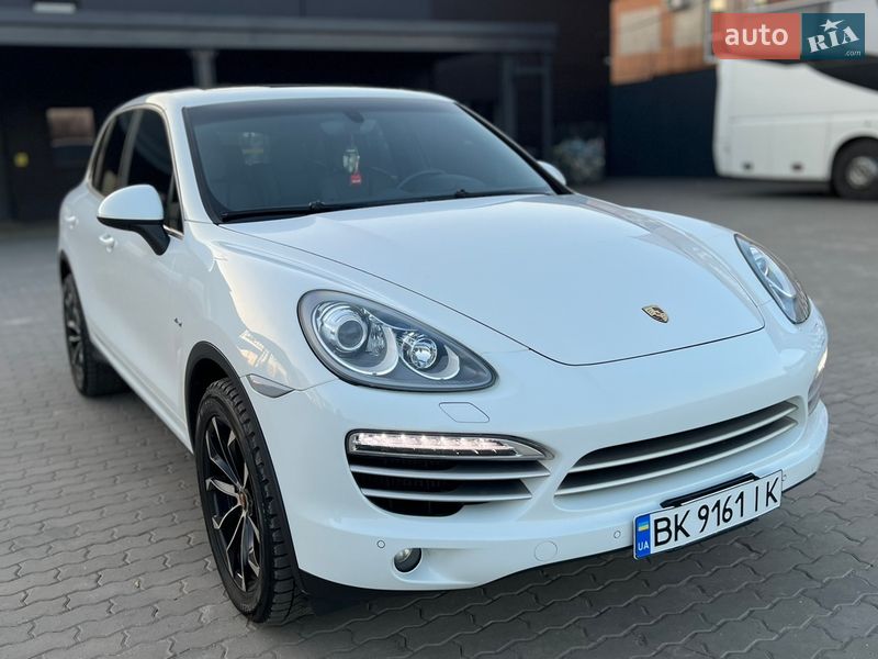Позашляховик / Кросовер Porsche Cayenne 2014 в Нововолинську