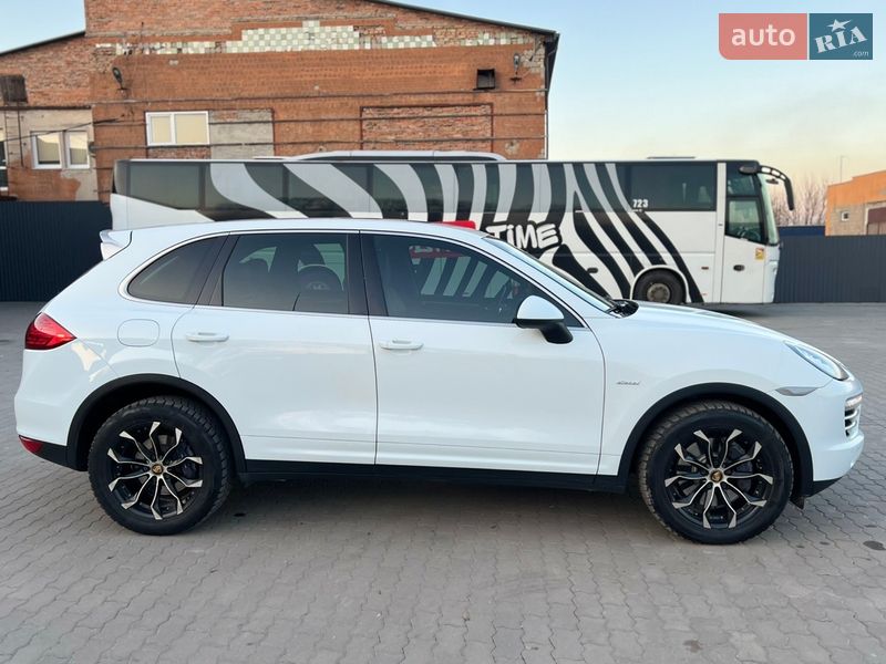 Позашляховик / Кросовер Porsche Cayenne 2014 в Нововолинську