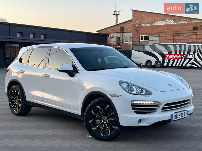 Позашляховик / Кросовер Porsche Cayenne 2014 в Нововолинську