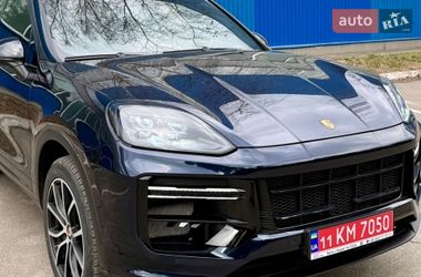 Внедорожник / Кроссовер Porsche Cayenne 2016 в Киеве