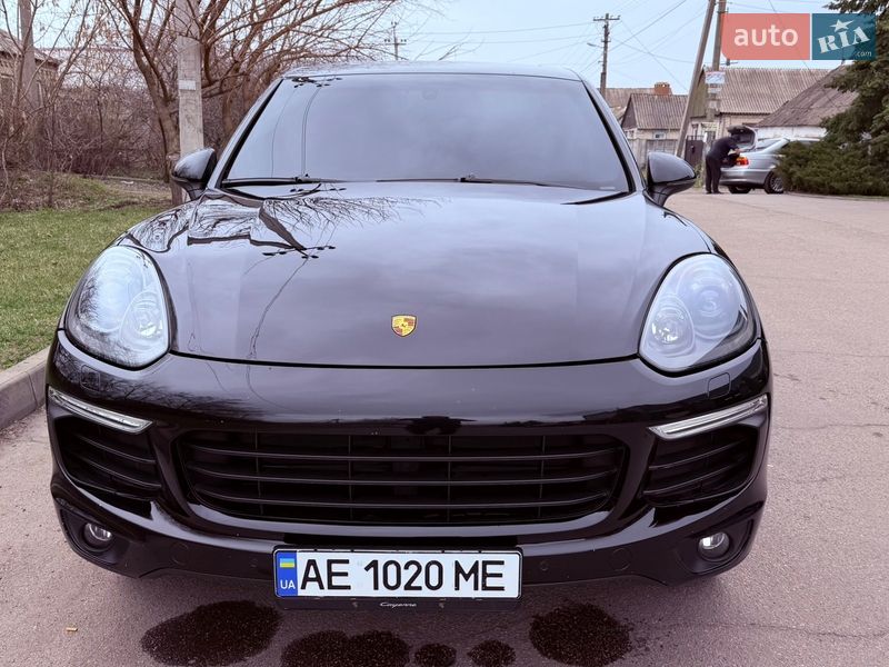 Позашляховик / Кросовер Porsche Cayenne 2016 в Дніпрі