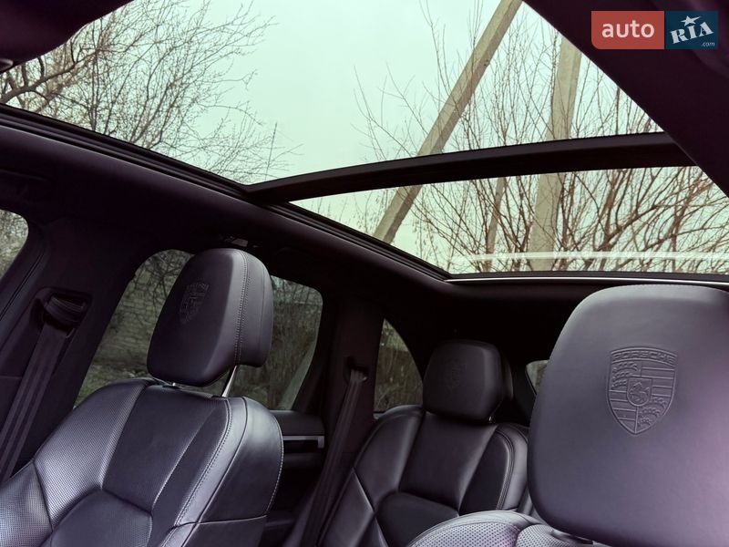Позашляховик / Кросовер Porsche Cayenne 2016 в Дніпрі
