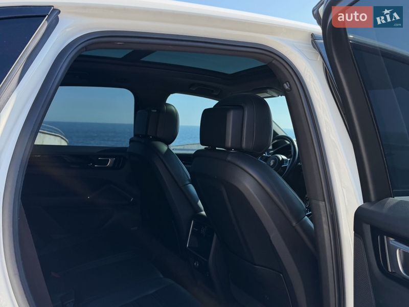 Внедорожник / Кроссовер Porsche Cayenne 2019 в Одессе