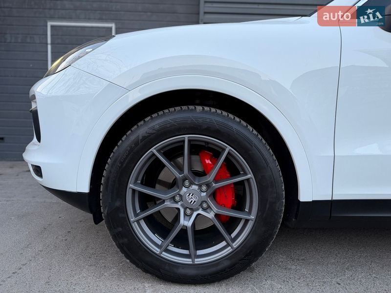Внедорожник / Кроссовер Porsche Cayenne 2018 в Киеве