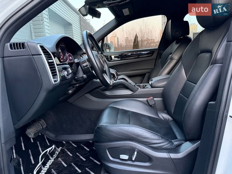 Внедорожник / Кроссовер Porsche Cayenne 2018 в Киеве