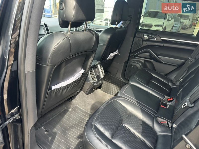 Внедорожник / Кроссовер Porsche Cayenne 2015 в Киеве