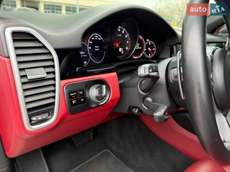 Позашляховик / Кросовер Porsche Cayenne 2019 в Дніпрі