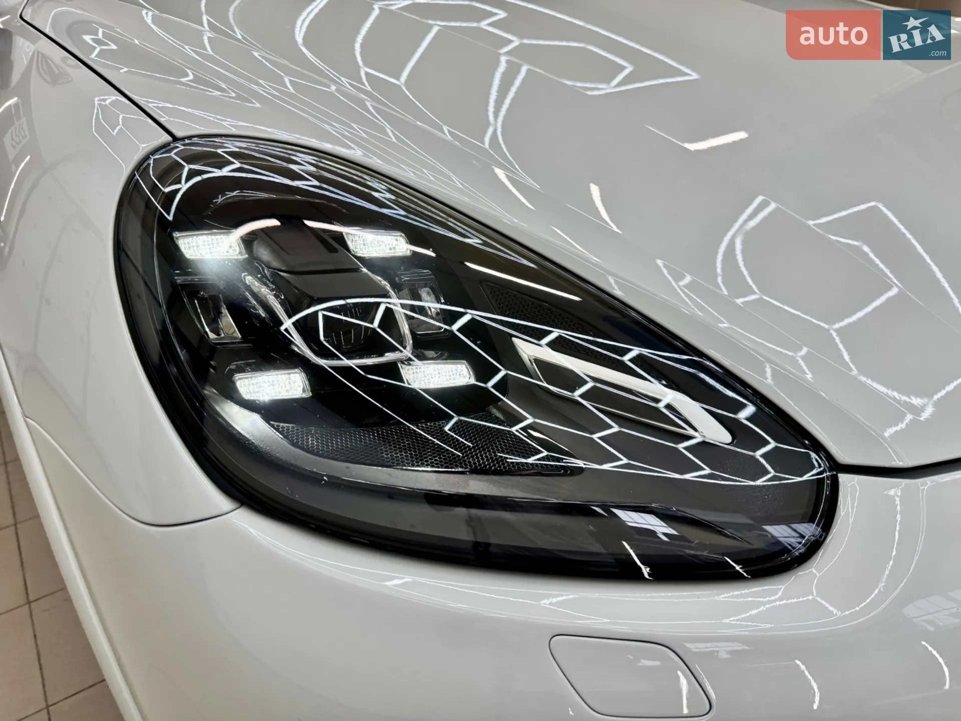 2016 Porsche Cayenne - мініатюра 18
