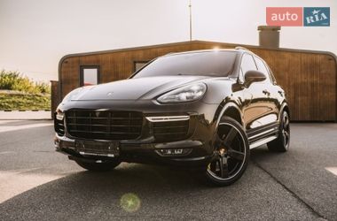 Внедорожник / Кроссовер Porsche Cayenne 2015 в Киеве