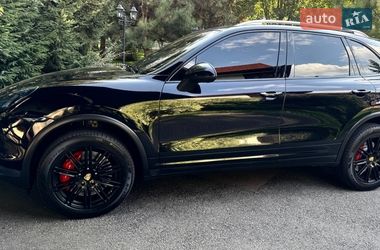 Позашляховик / Кросовер Porsche Cayenne 2010 в Києві