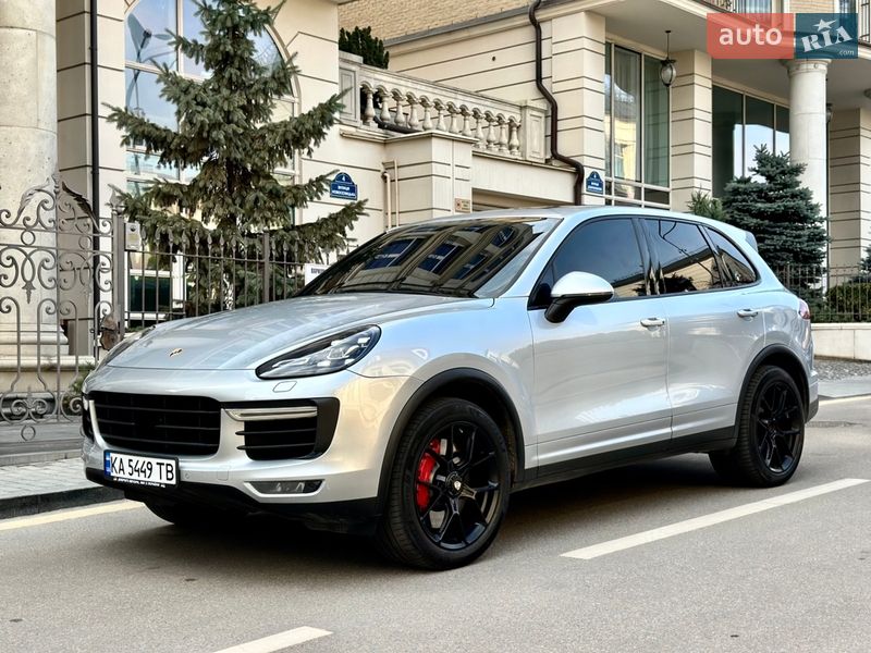 Позашляховик / Кросовер Porsche Cayenne 2015 в Києві