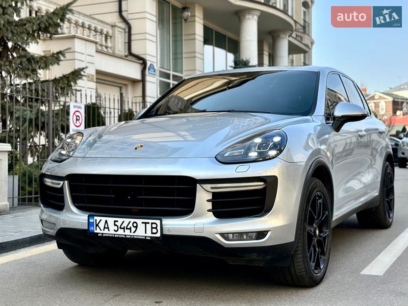 Позашляховик / Кросовер Porsche Cayenne 2015 в Києві