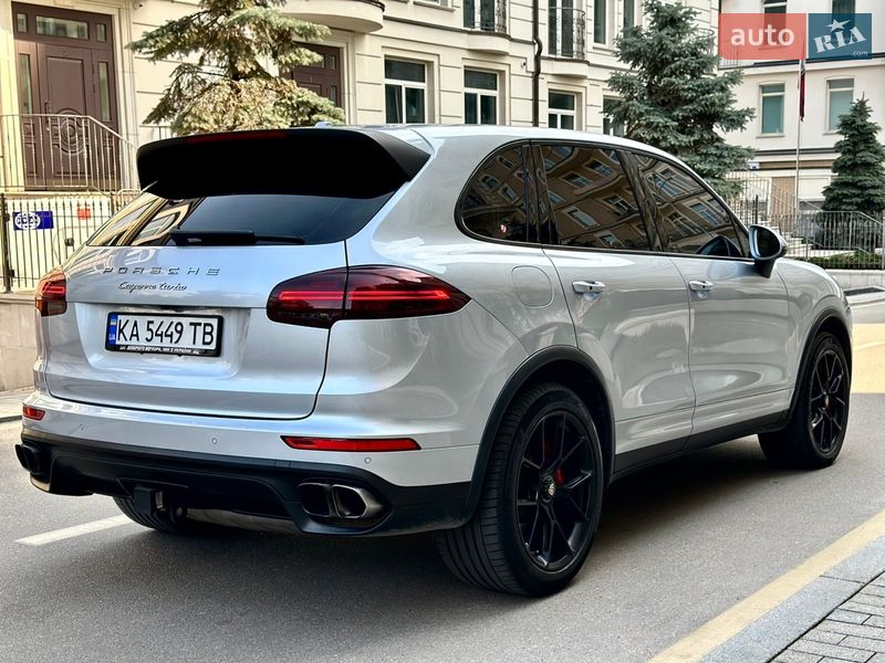 Позашляховик / Кросовер Porsche Cayenne 2015 в Києві