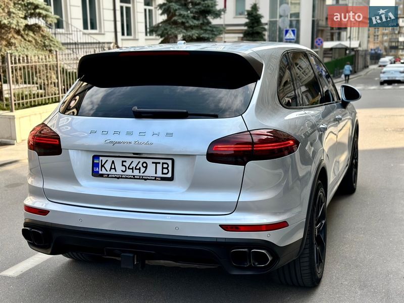 Позашляховик / Кросовер Porsche Cayenne 2015 в Києві