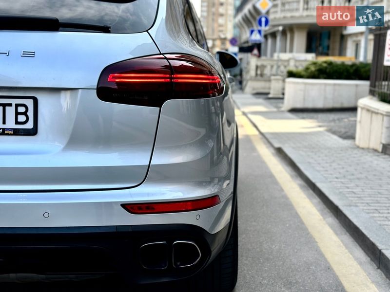 Позашляховик / Кросовер Porsche Cayenne 2015 в Києві