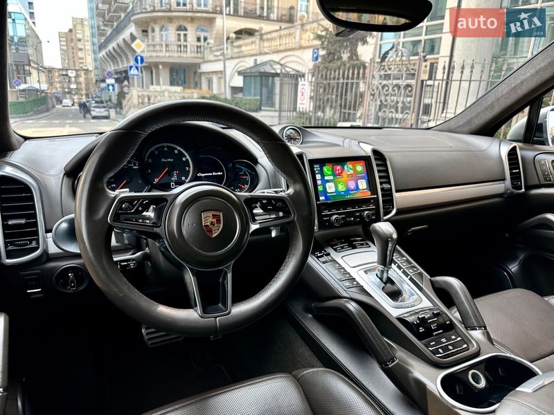 Позашляховик / Кросовер Porsche Cayenne 2015 в Києві