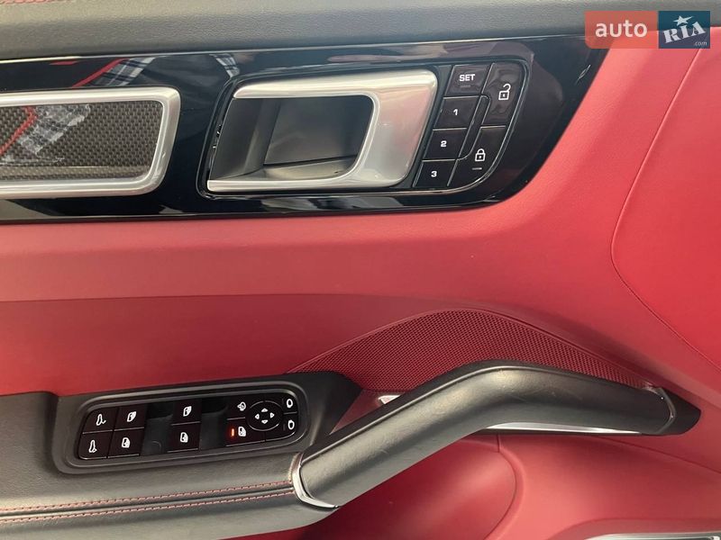 Позашляховик / Кросовер Porsche Cayenne 2019 в Києві