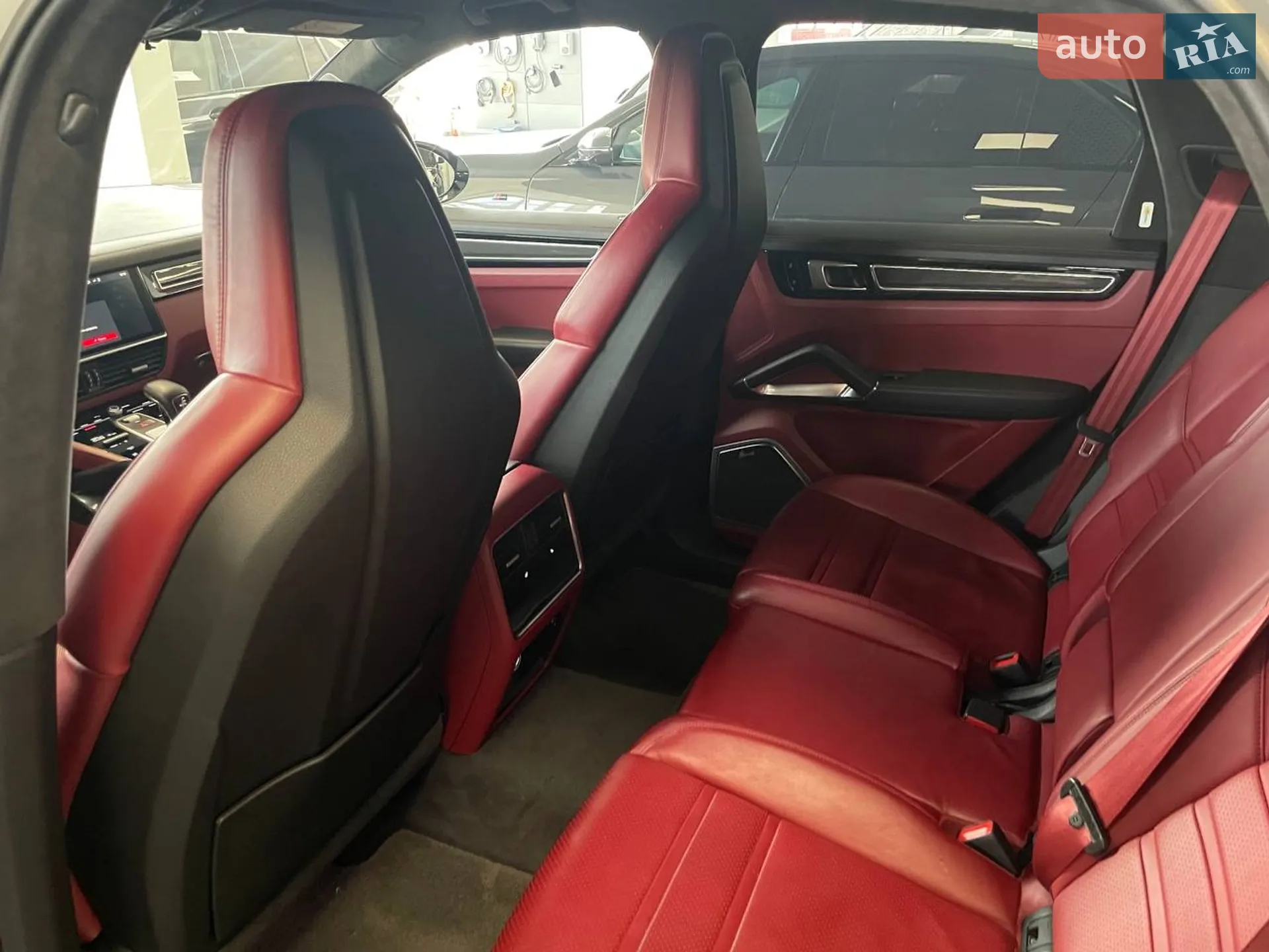 2019 Porsche Cayenne - мініатюра 18