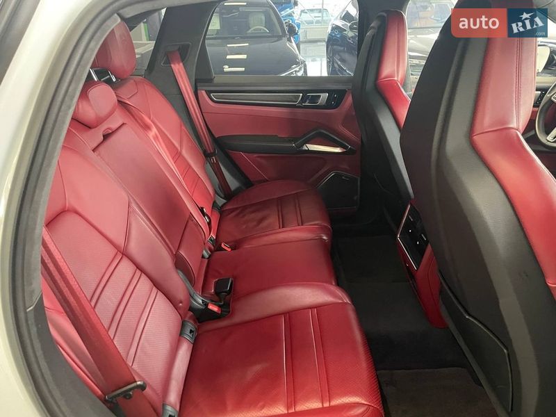 Позашляховик / Кросовер Porsche Cayenne 2019 в Києві