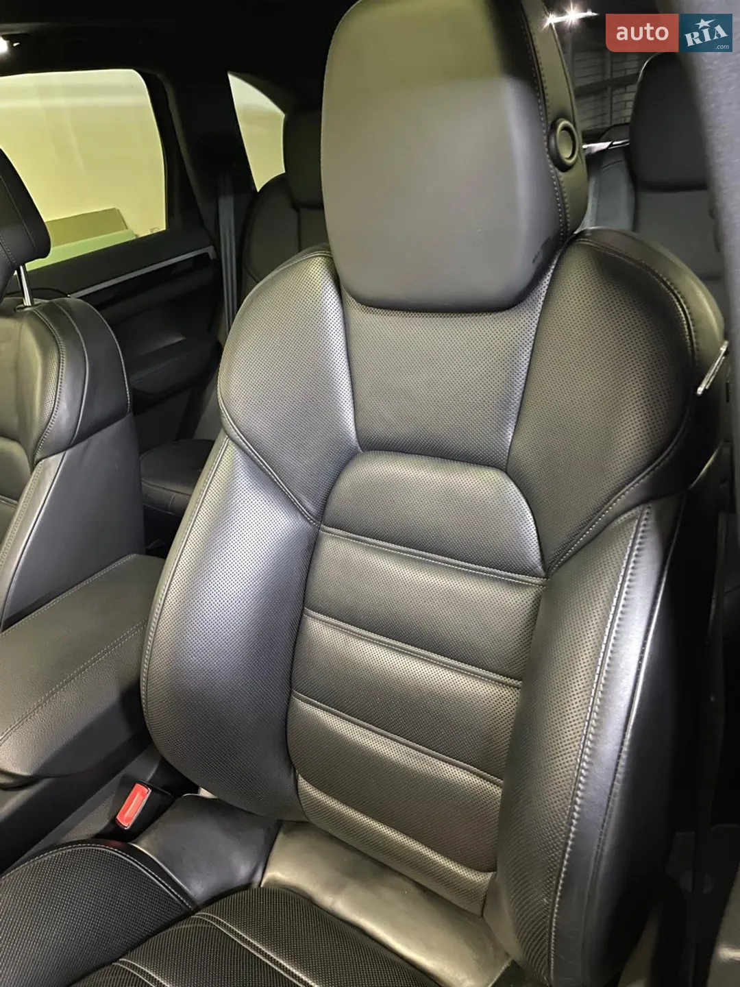 2015 Porsche Cayenne - мініатюра 15