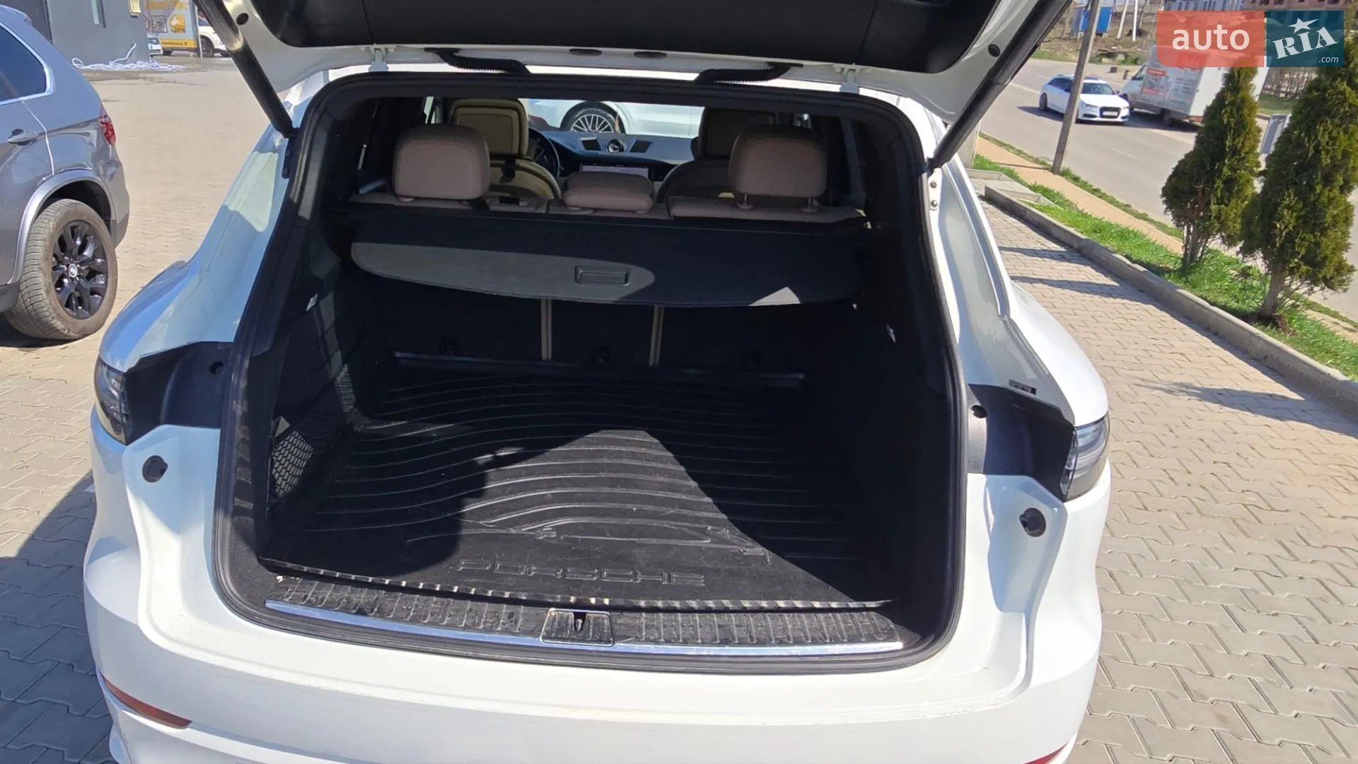 2019 Porsche Cayenne - мініатюра 23