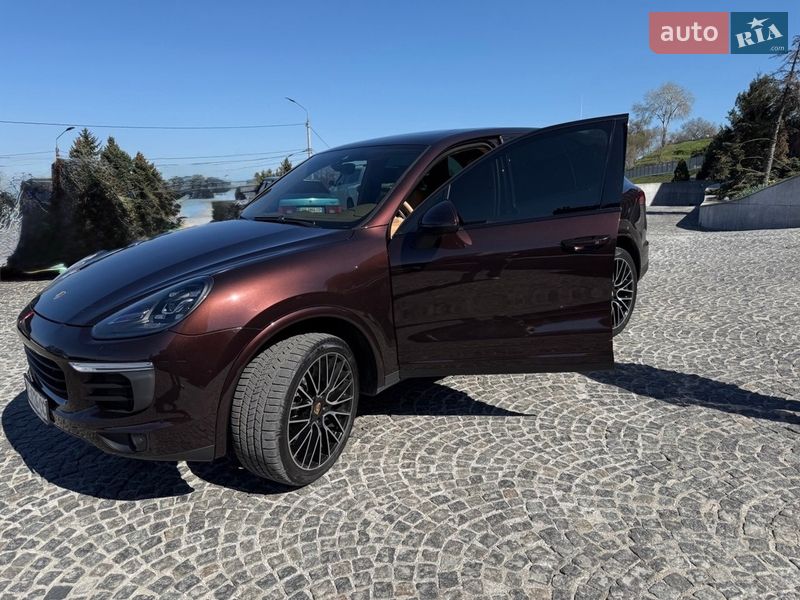 Позашляховик / Кросовер Porsche Cayenne 2016 в Дніпрі
