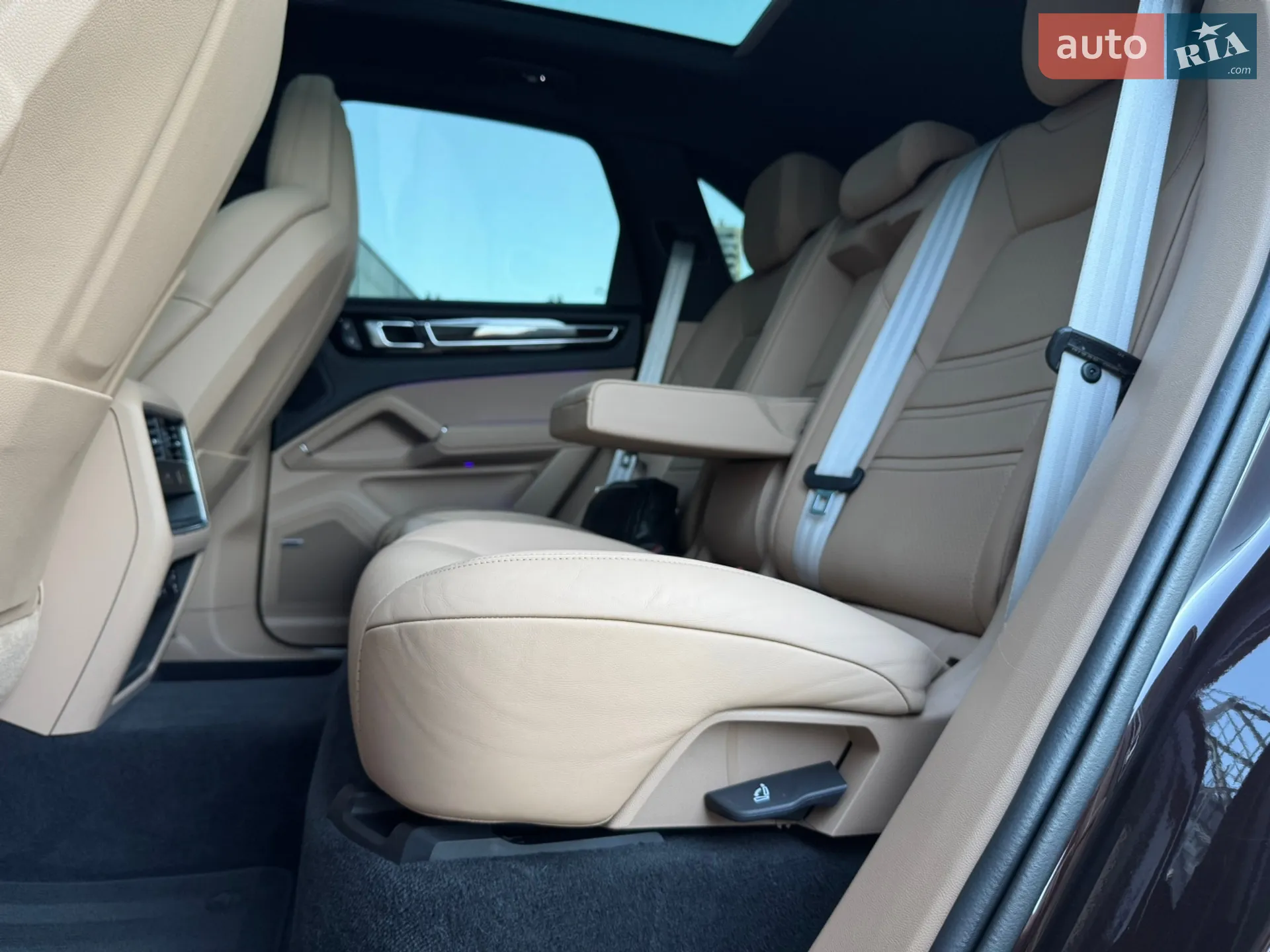 2022 Porsche Cayenne - мініатюра 7