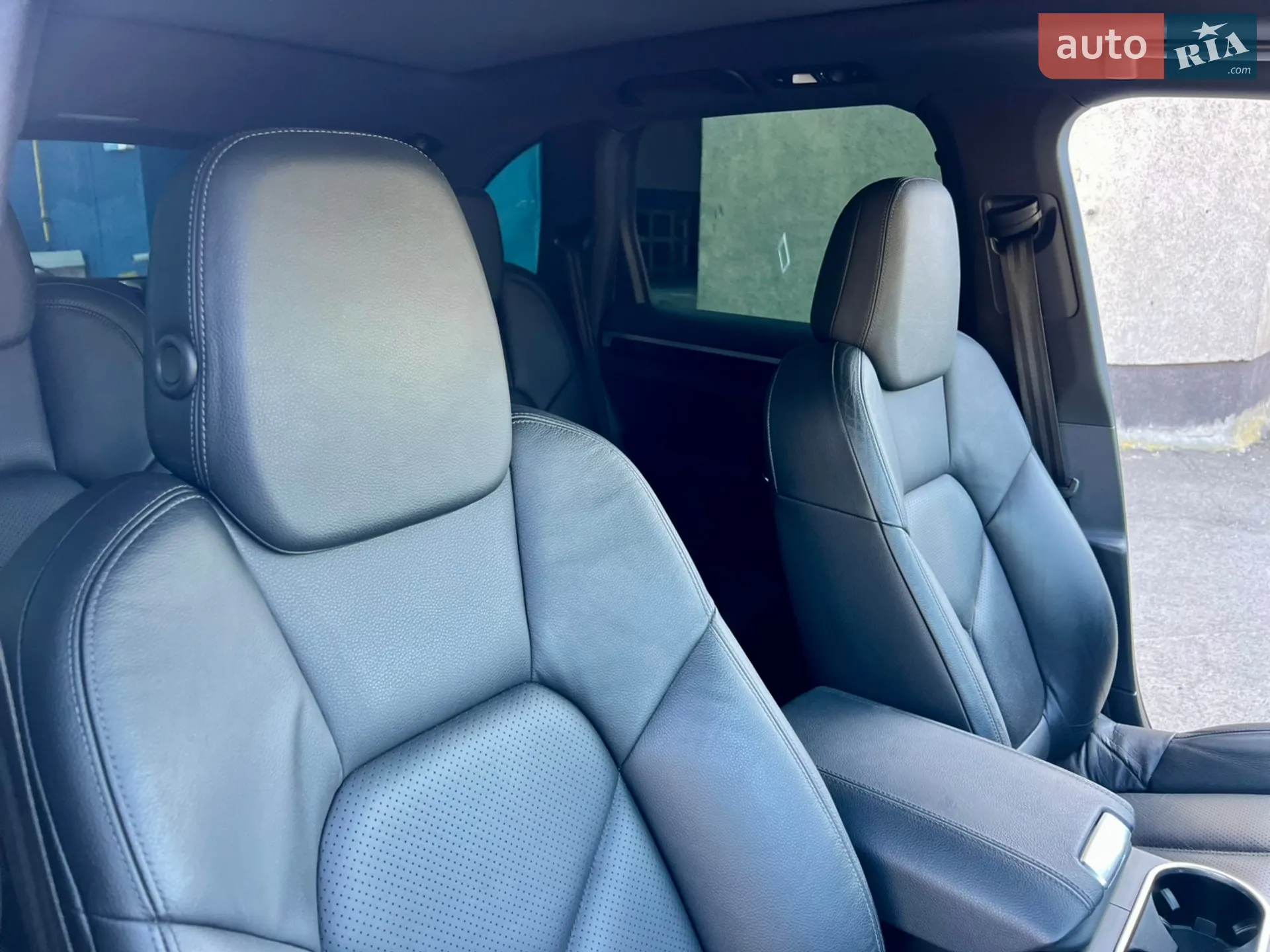2015 Porsche Cayenne - мініатюра 39